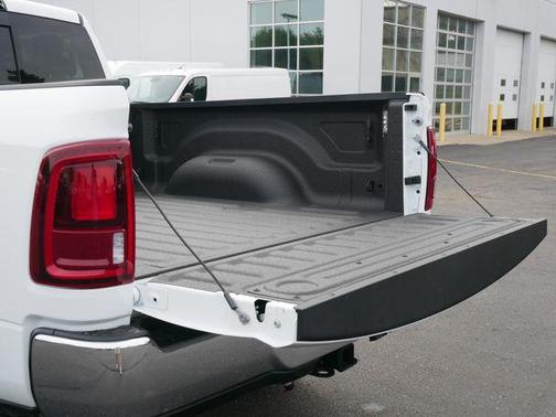 2025 RAM 3500 Big Horn Crew Cab 4x4 6'4' Box