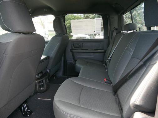 2025 RAM 2500 Tradesman Crew Cab 4x4 6'4' Box