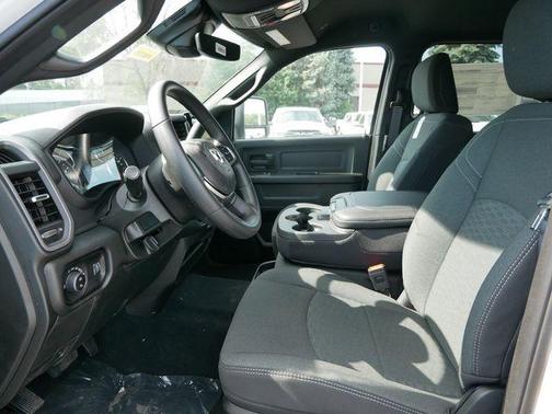2025 RAM 2500 Tradesman Crew Cab 4x4 6'4' Box