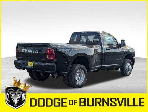 Diamond Black Crystal Pearlcoat 2026 RAM 3500 Big Horn Regular Cab 4x4 8' Box
