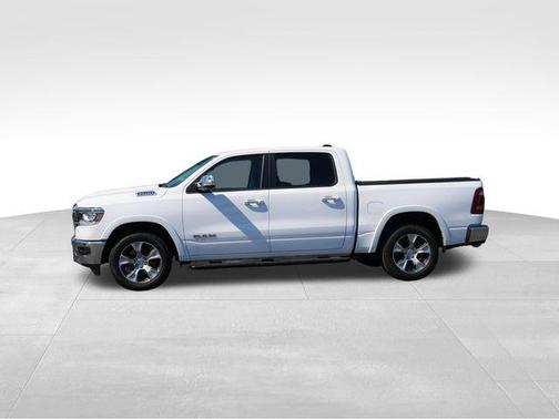 Bright White Clearcoat 2022 RAM 1500 Laramie