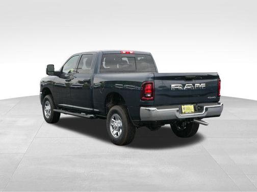 2025 RAM 2500 Tradesman Crew Cab 4x4 6'4' Box
