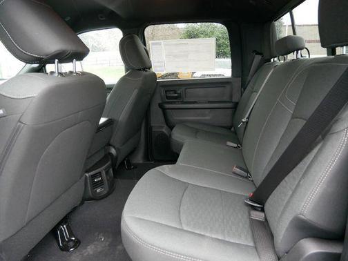 2025 RAM 2500 Tradesman Crew Cab 4x4 6'4' Box