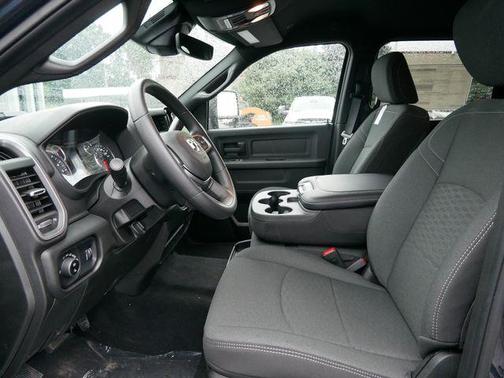 2025 RAM 2500 Tradesman Crew Cab 4x4 6'4' Box