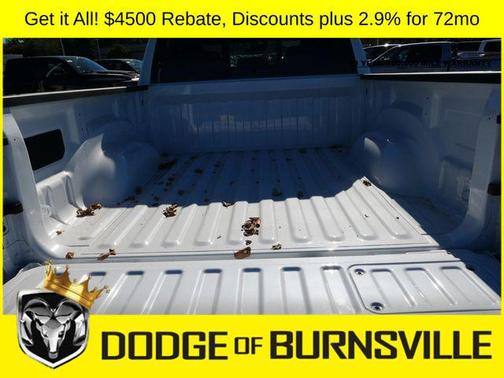 Ivory White Tri-Coat Pearlcoat 2026 RAM 1500 Laramie