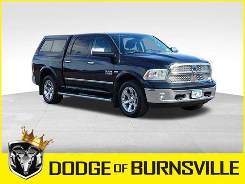 Brilliant Black Crystal Pearlcoat 2016 RAM 1500 Laramie