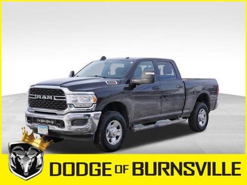 2023 RAM 3500 Tradesman Crew Cab 4x4 6'4' Box