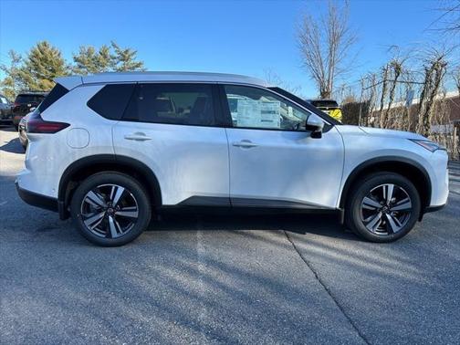 2025 Nissan Rogue SL