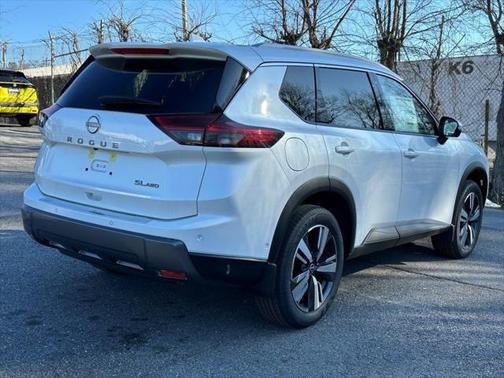 2025 Nissan Rogue SL