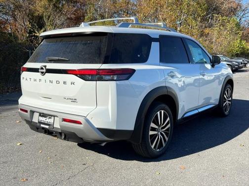 2025 Nissan Pathfinder Platinum 4WD