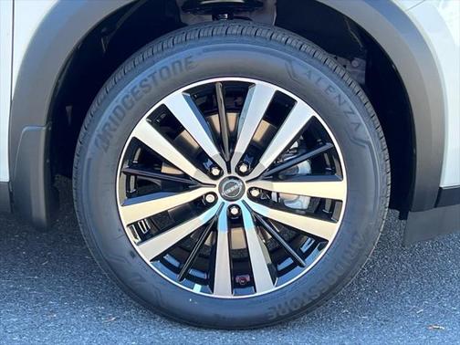2025 Nissan Pathfinder Platinum 4WD