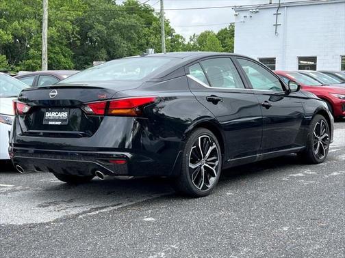 2025 Nissan Altima SR FWD