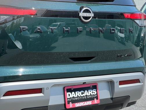 2022 Nissan Pathfinder SL 4WD