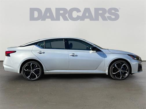 2025 Nissan Altima SR FWD