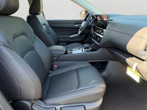 Super Black 2026 Nissan Pathfinder SL