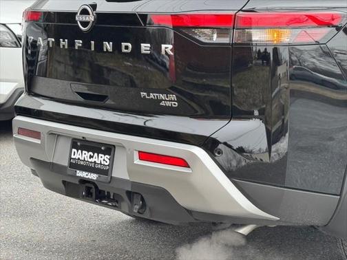2025 Nissan Pathfinder Platinum 4WD