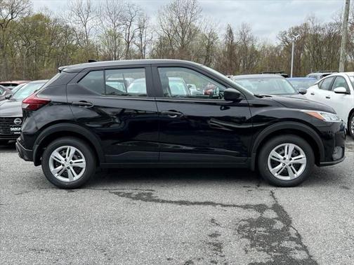 2025 Nissan Kicks S
