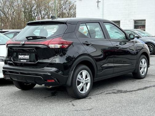 2025 Nissan Kicks S