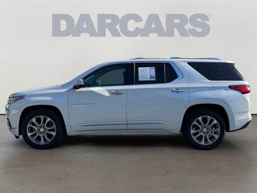 Iridescent Pearl Tricoat 2020 Chevrolet Traverse Premier