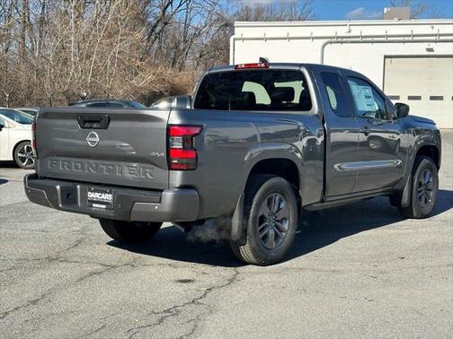 2025 Nissan Frontier SV