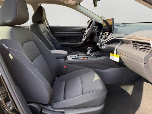 Super Black 2026 Nissan Altima 2.5 SV