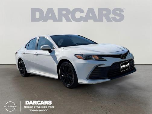 Ice 2023 Toyota Camry LE