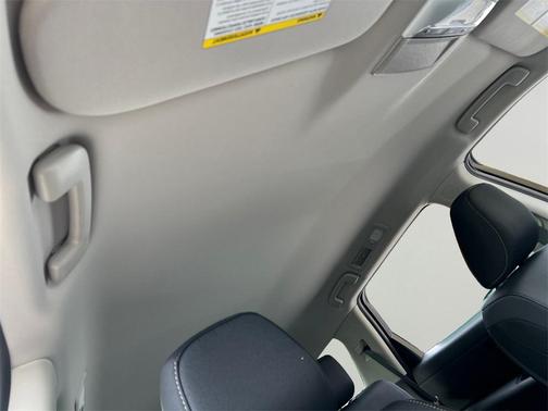 2025 Nissan Pathfinder S FWD