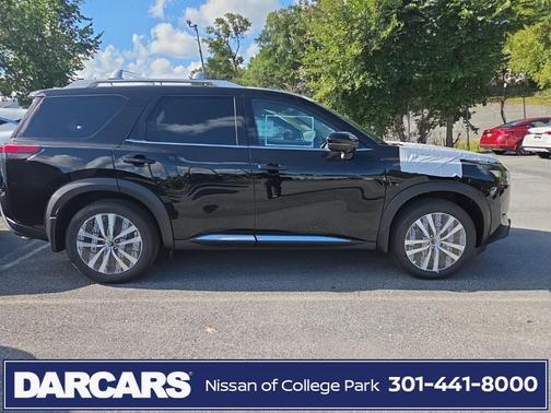 2025 Nissan Pathfinder Platinum 4WD