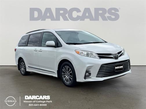2019 Toyota Sienna XLE