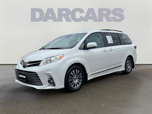 2019 Toyota Sienna XLE