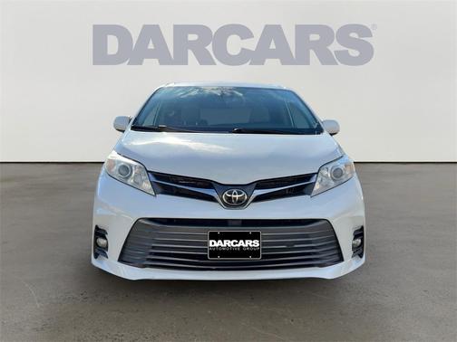 2019 Toyota Sienna XLE