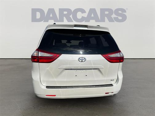 2019 Toyota Sienna XLE