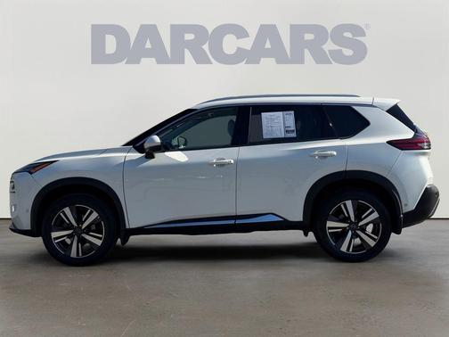 Pearl White Tricoat 2023 Nissan Rogue SL