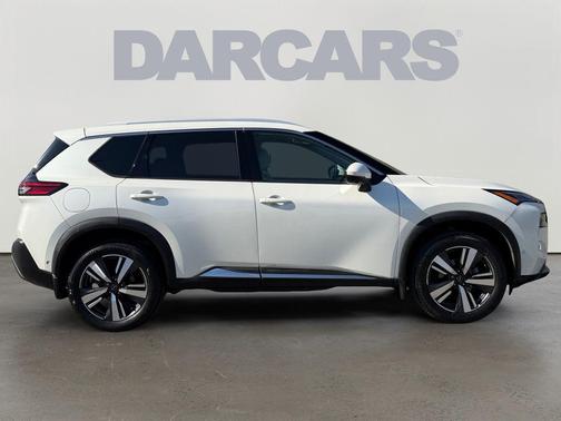 Pearl White Tricoat 2023 Nissan Rogue SL