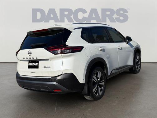 Pearl White Tricoat 2023 Nissan Rogue SL