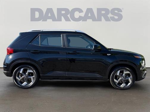 Onyx Black 2025 Hyundai VENUE SEL
