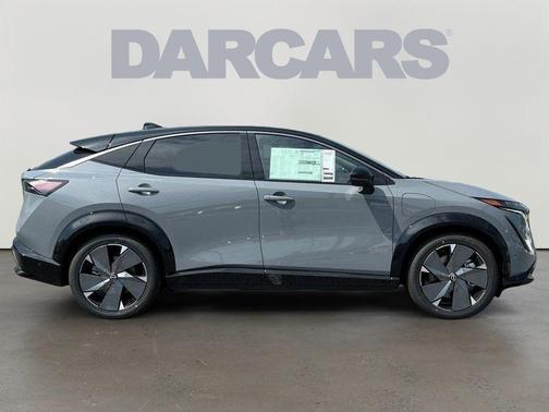 Boulder Gray Pearl/Black Diamond Pearl 2025 Nissan ARIYA PLATINUM+