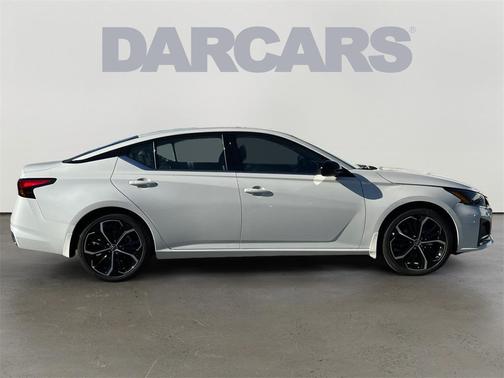 2025 Nissan Altima SR FWD