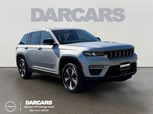 Silver Zynith 2024 Jeep Grand Cherokee 4xe Base