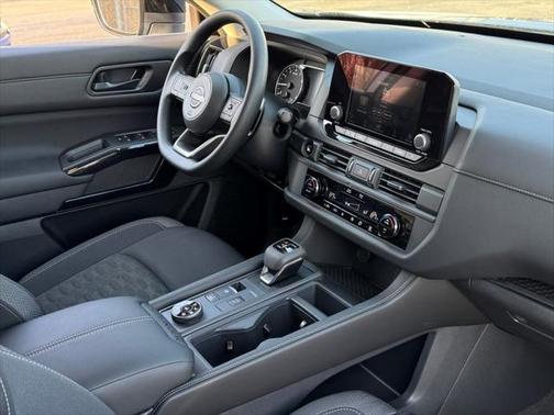 2025 Nissan Pathfinder S
