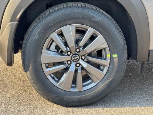 2025 Nissan Pathfinder S