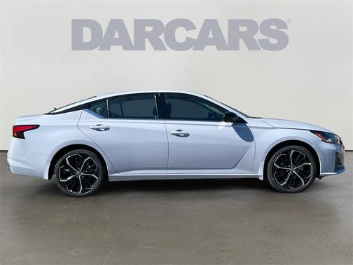 2025 Nissan Altima SR FWD