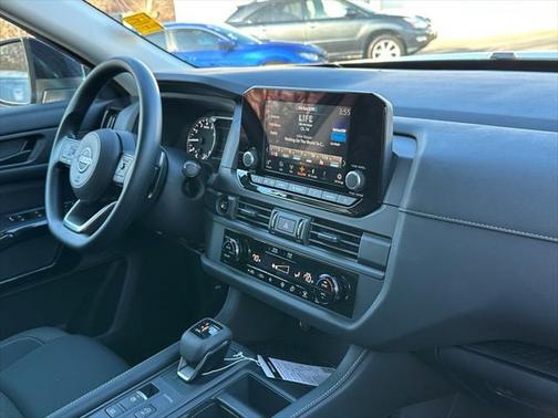 2025 Nissan Pathfinder S 4WD