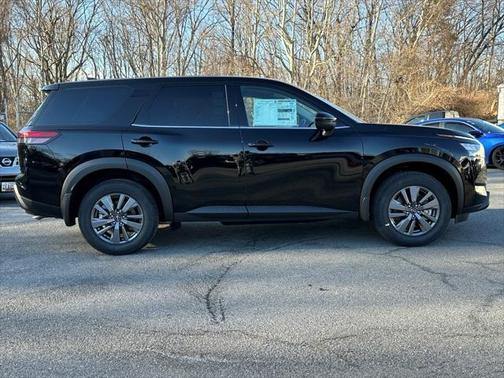2025 Nissan Pathfinder S 4WD