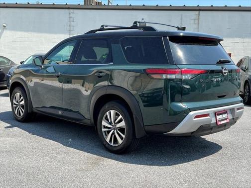 2022 Nissan Pathfinder SL 4WD