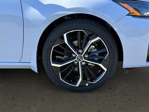 2025 Nissan Altima SR FWD
