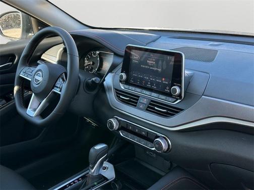 2025 Nissan Altima SR FWD