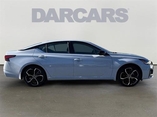 2025 Nissan Altima SR FWD