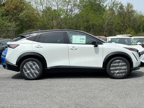 2025 Nissan ARIYA PLATINUM+