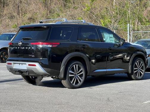 2025 Nissan Pathfinder Platinum 4WD